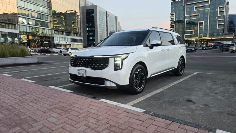 7 seater car rental Dubai
